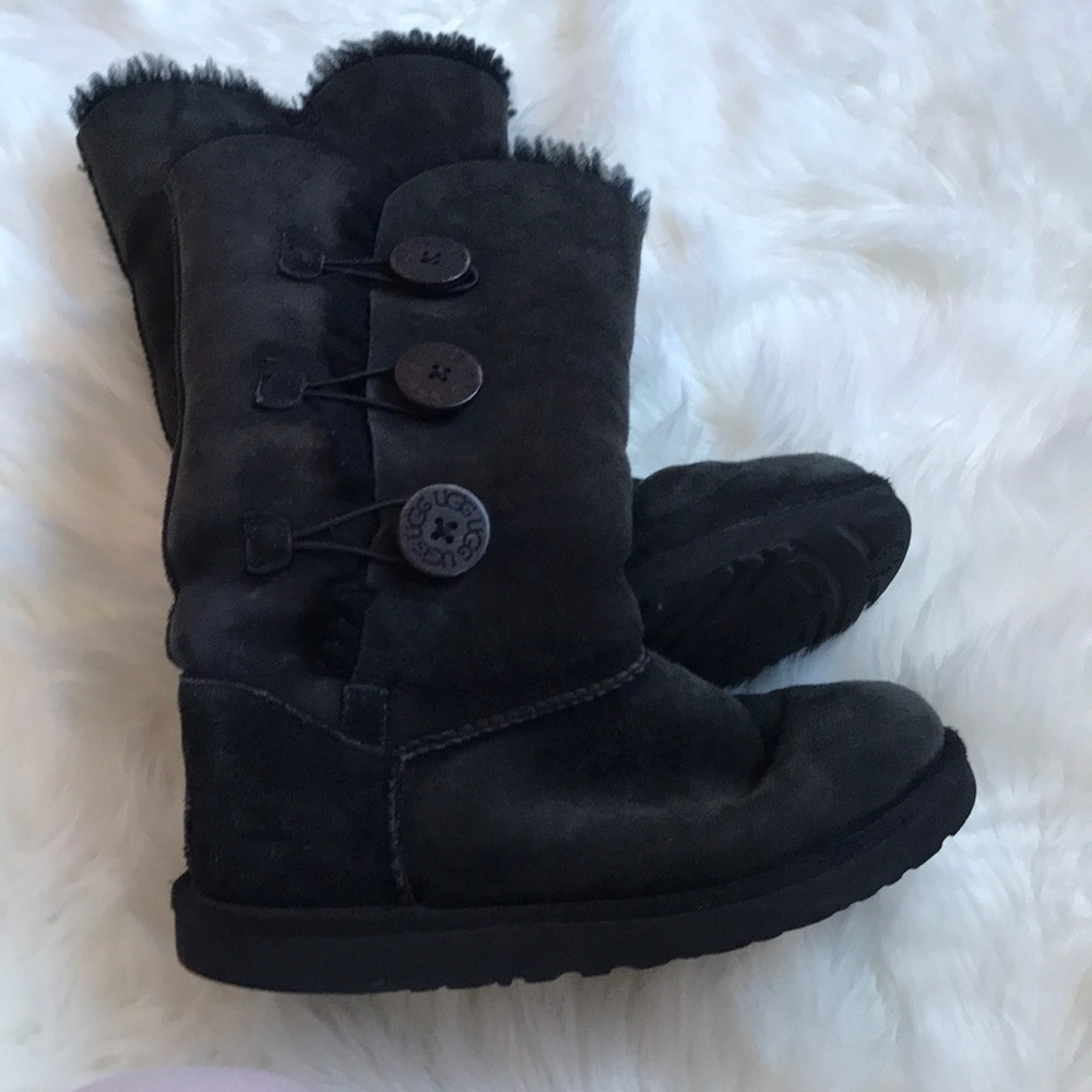 Black uggs